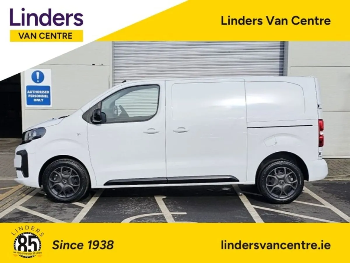 Opel Vivaro MWB SPORTIVE 261 0KMS - Image 4