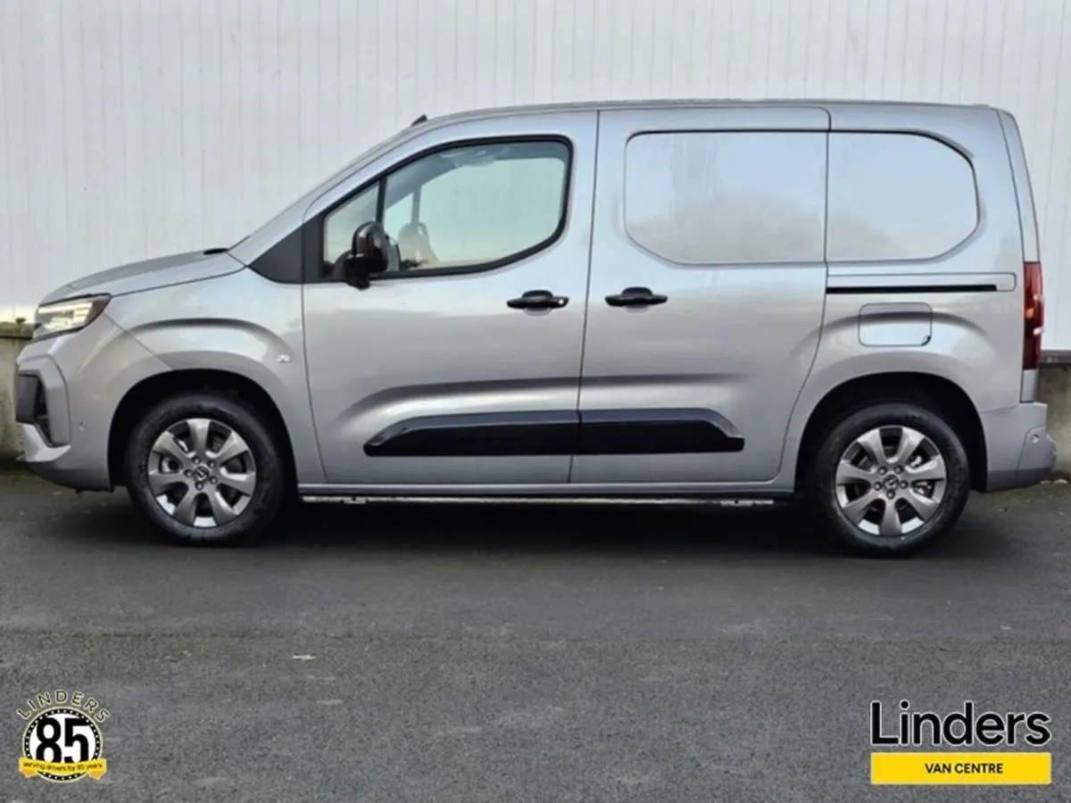Opel Combo 262 TOP SPEC AUTOMATIC - Image 3