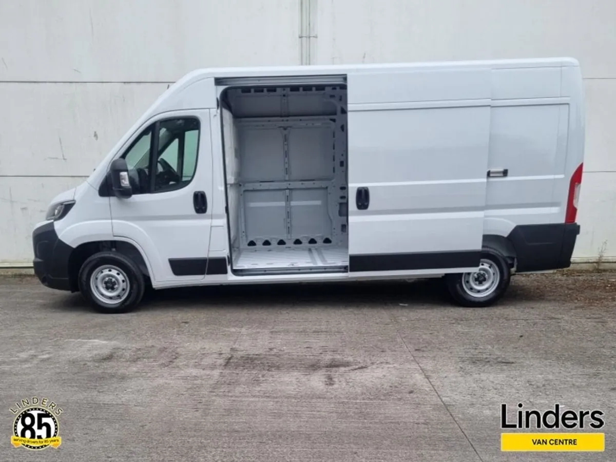 Opel Movano 261 PRE REG + 5YR WARRANTY - Image 3