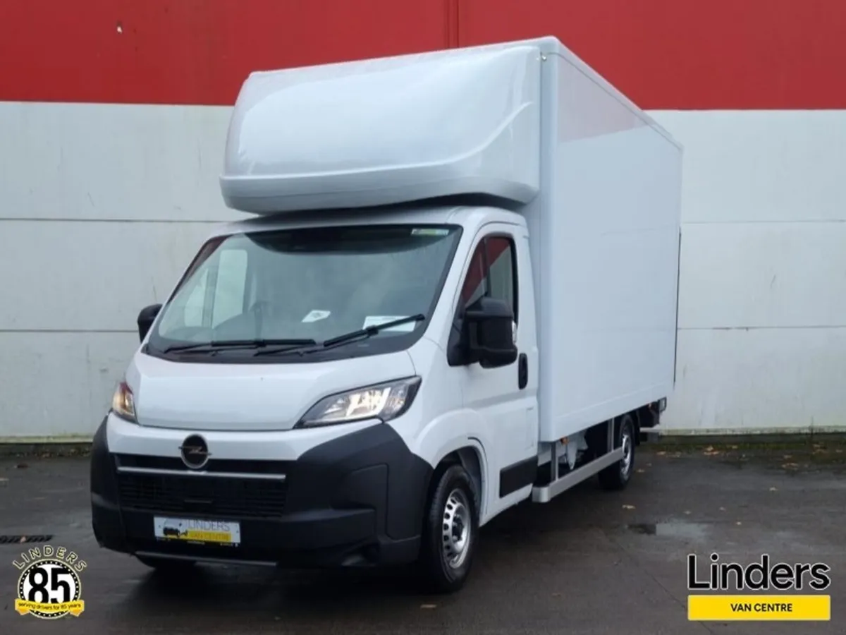 Opel Movano BOX BODY WITH TAILLIFT - Image 2