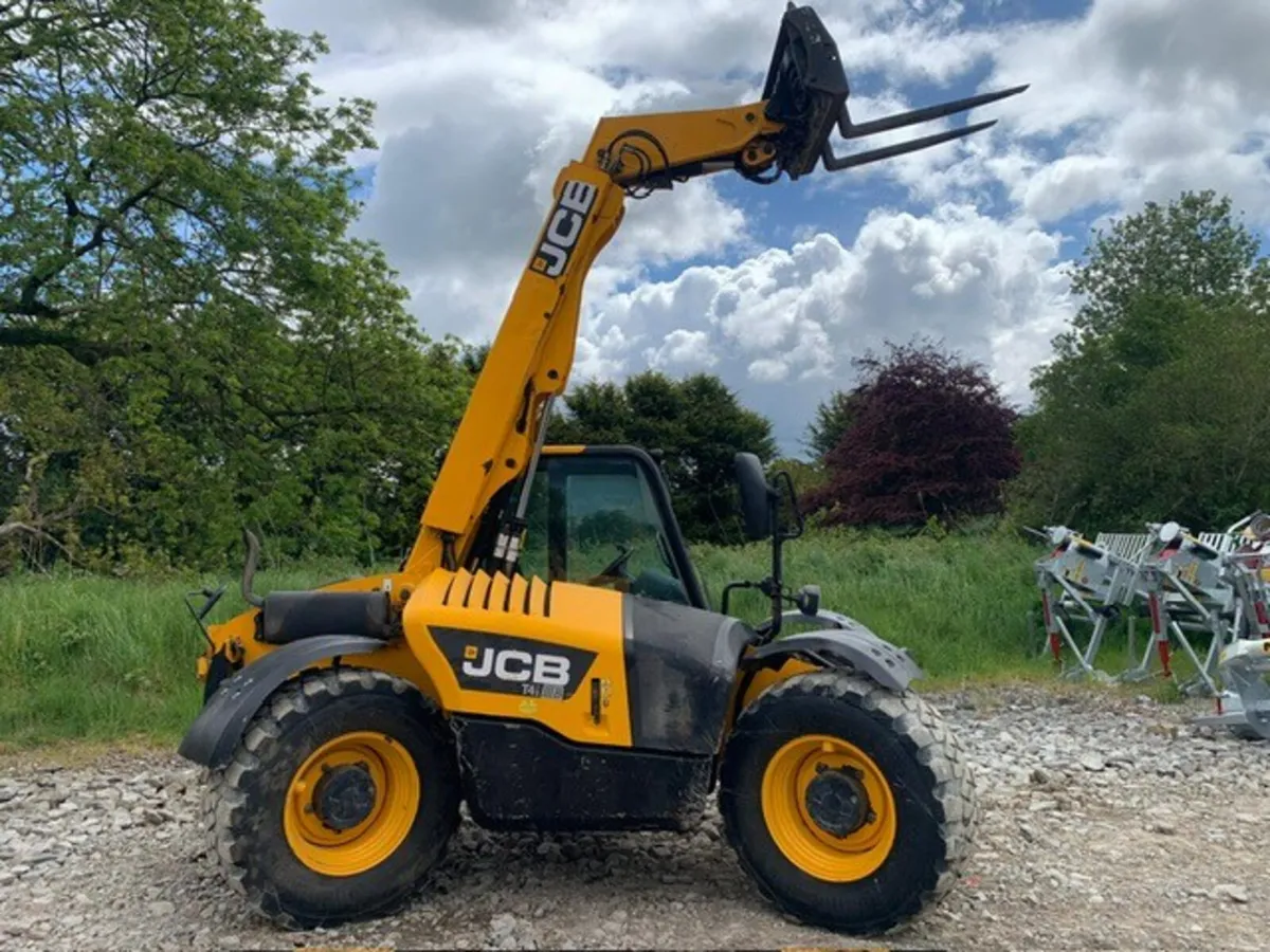JCB 526-56 AGRI TELEHANDLER (2014) - Image 2
