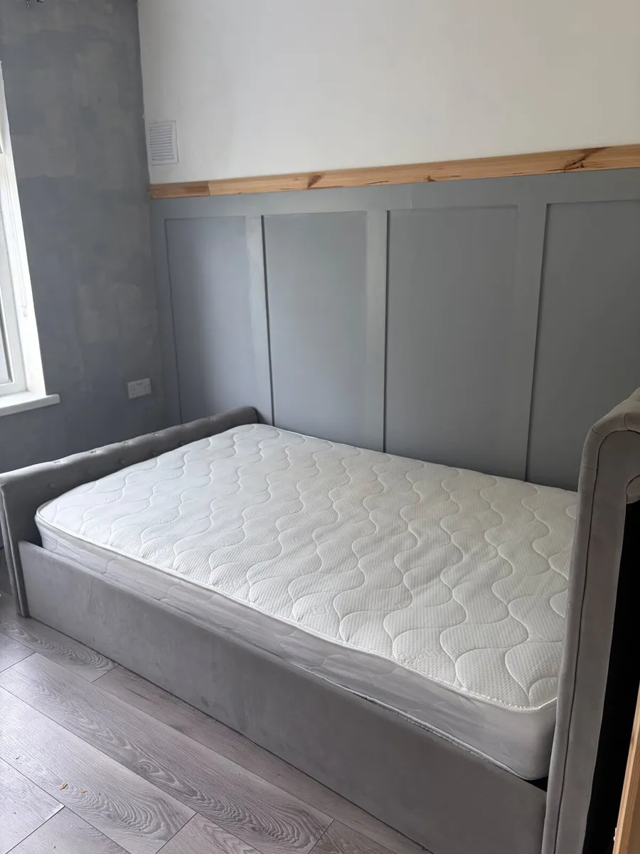 Small double side opening ottoman bed - Image 3