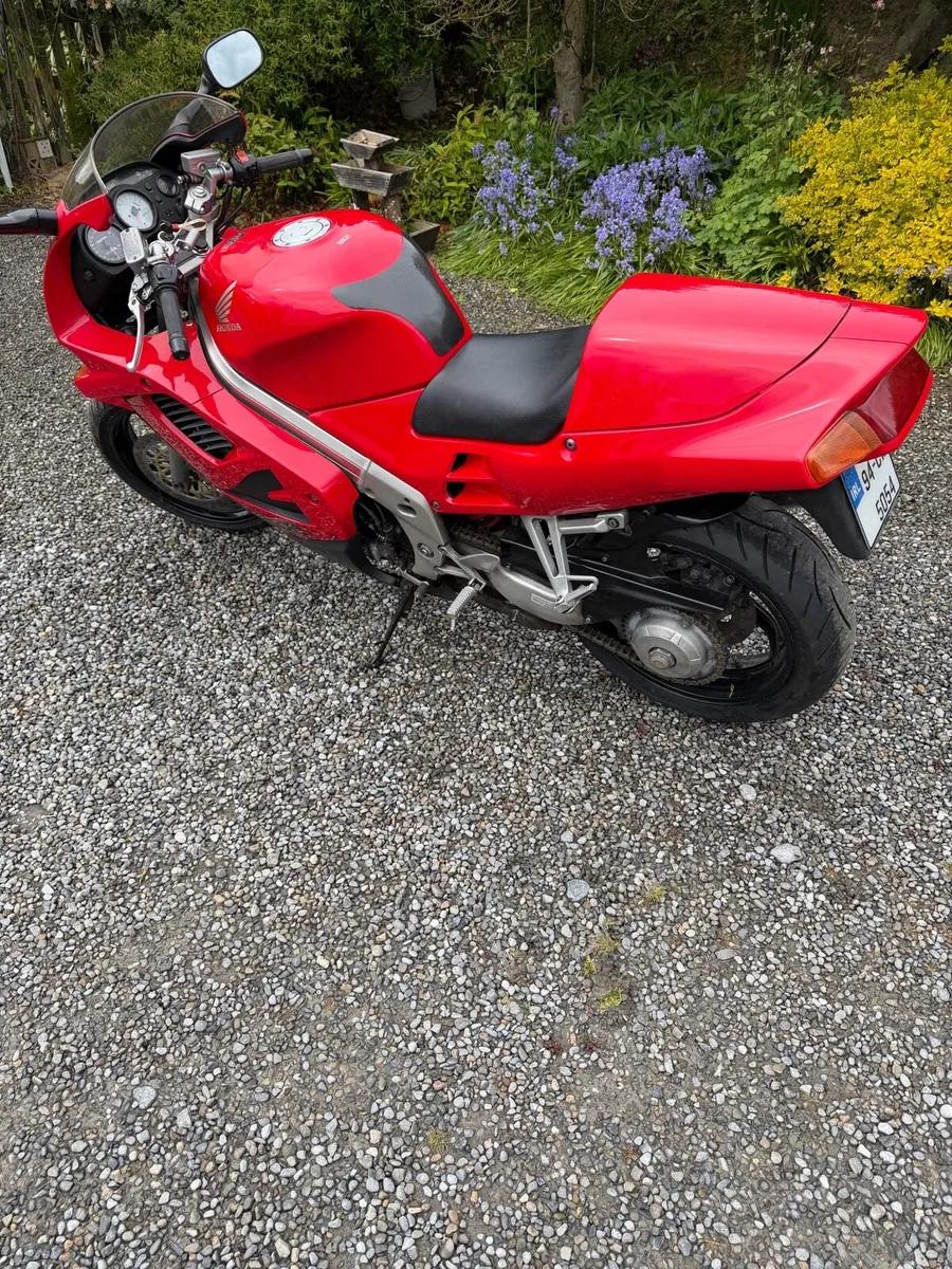 Honda VFR 750 - Image 4
