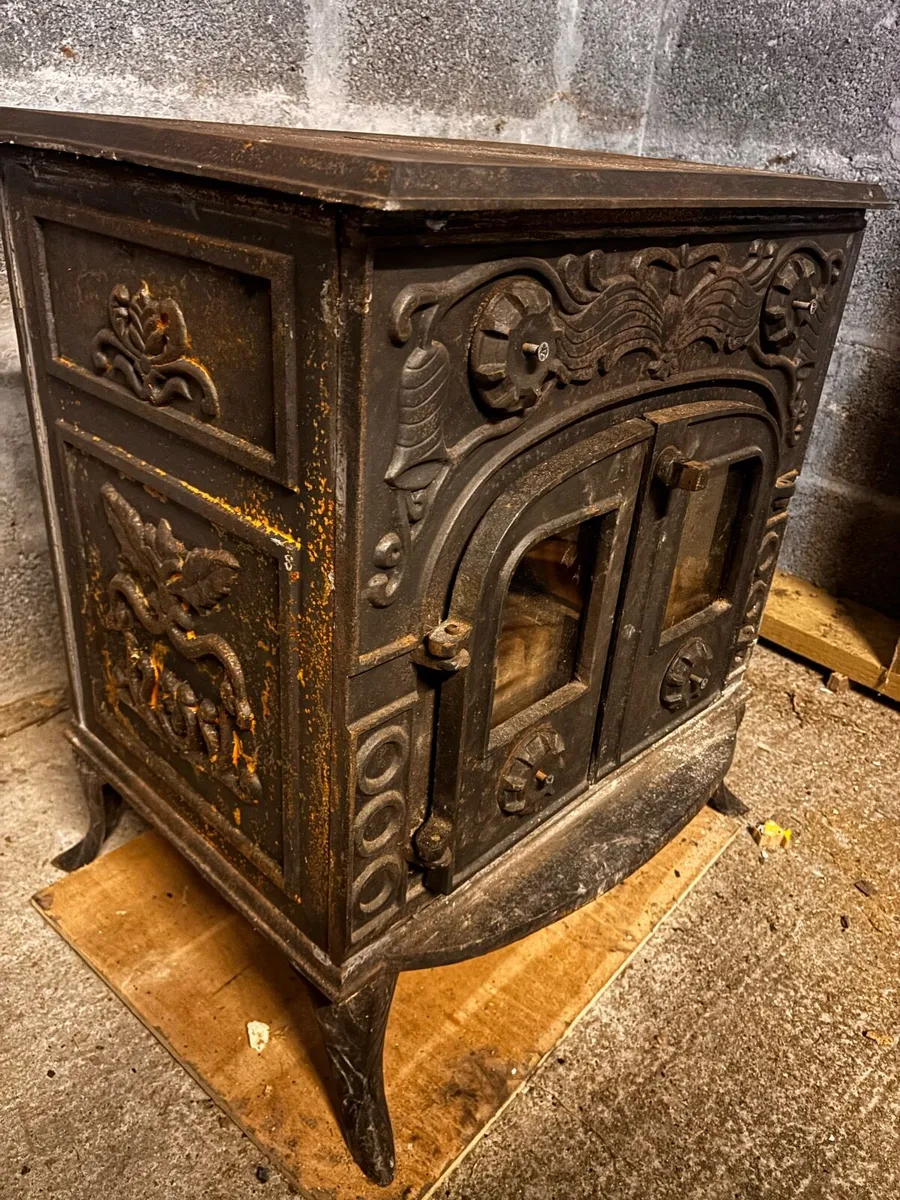 Wood stove - Image 2