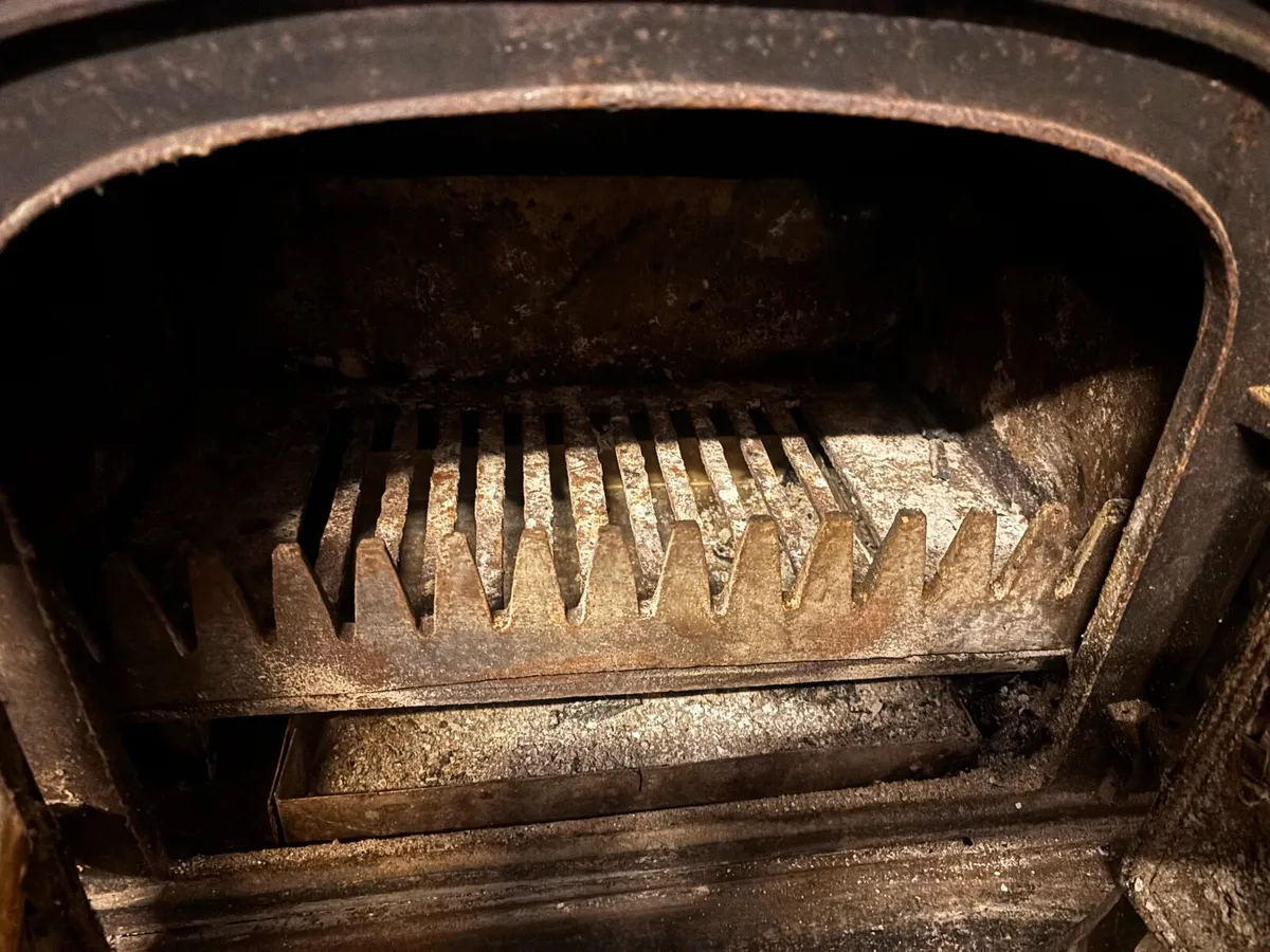 Wood stove - Image 3