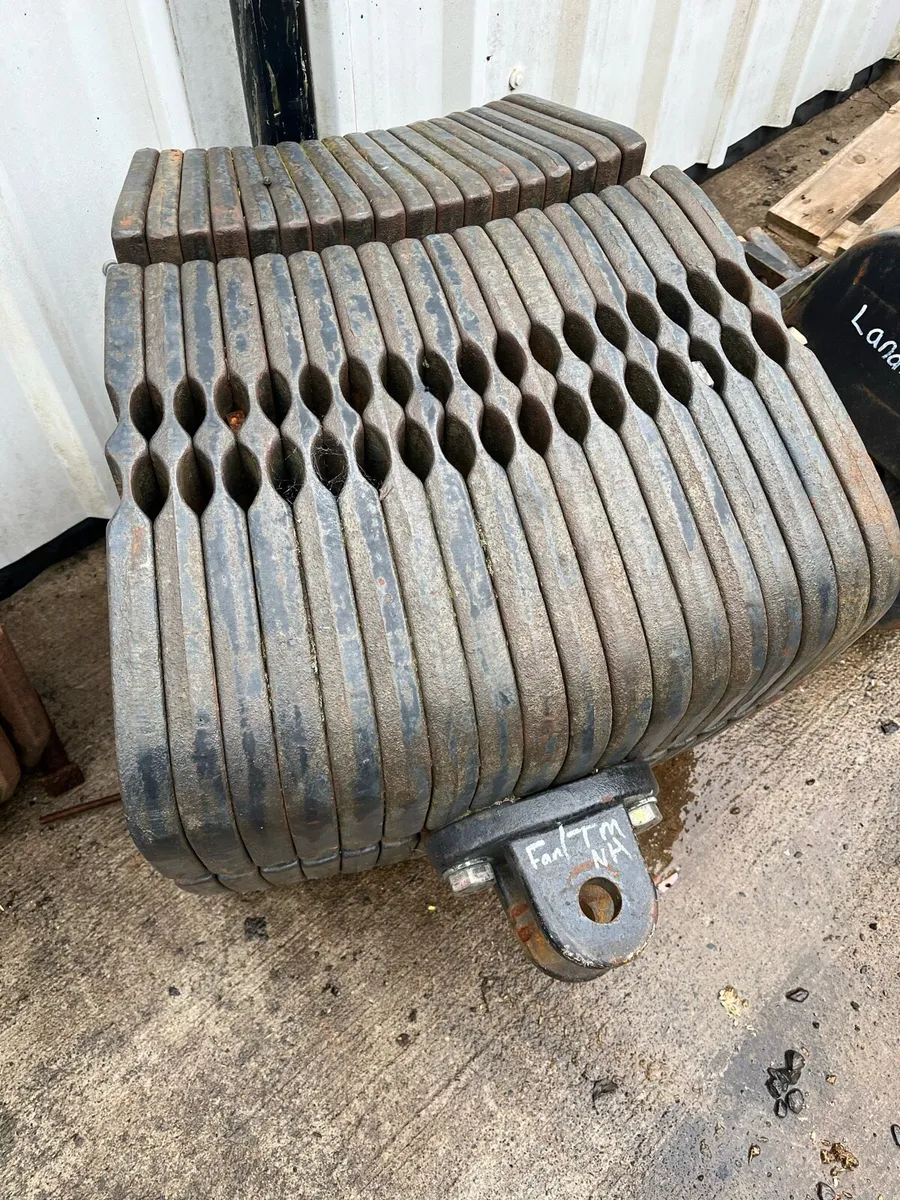Selection of tractor weights - Image 1