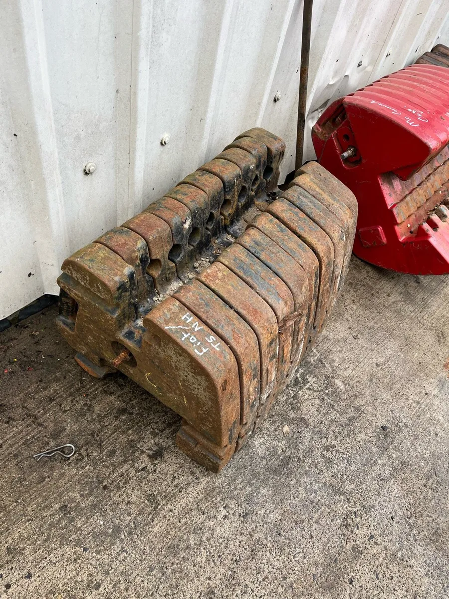 Selection of tractor weights - Image 3