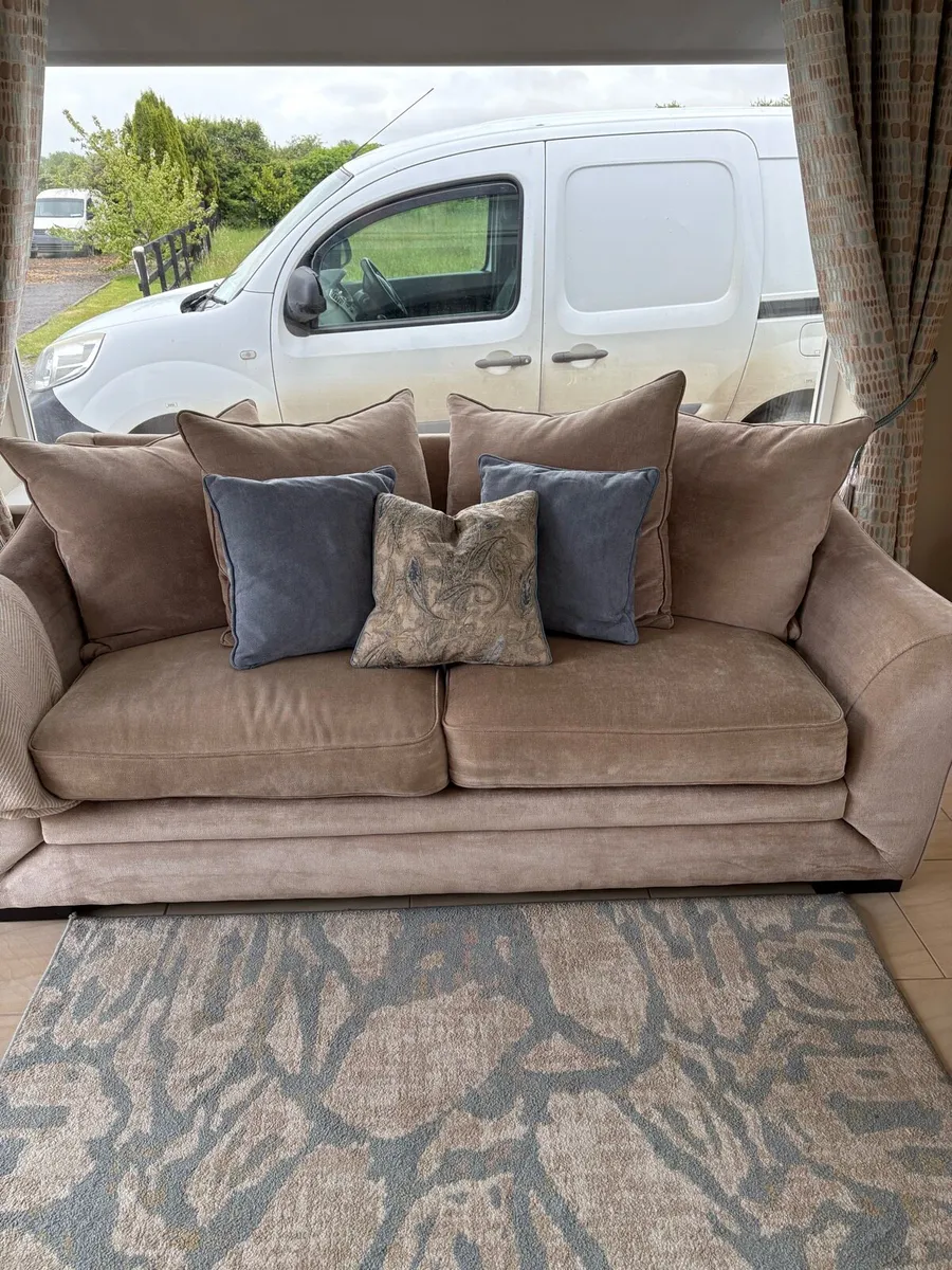 3 and 2 seater couch - Image 3