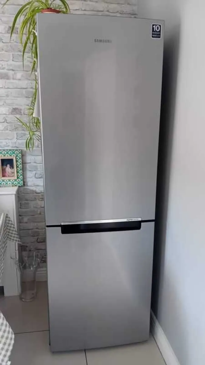 Samsung Fridge freezer 70/30 - Image 1