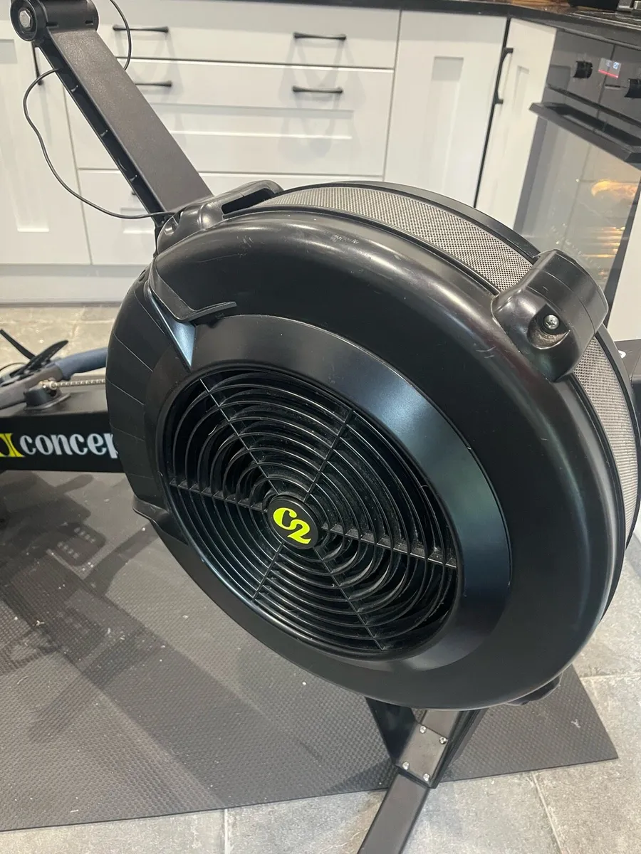 Concept 2 rowing machine - Image 1