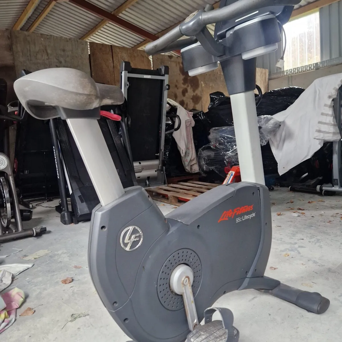 CLEARANCE⭐️⭐️LIFE FITNESS UPRIGHT BIKE - Image 1
