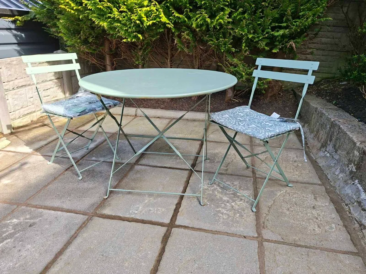 Bordeaux 4 Seater Outdoor Dining Set - Image 1