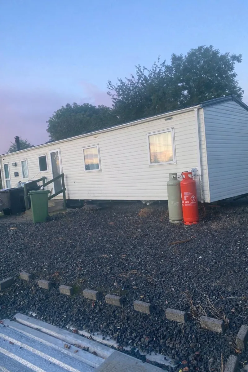 Mobile home - Image 1