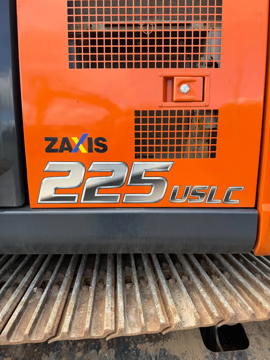 Hitachi Zaxis 225USLC-7 - Image 4