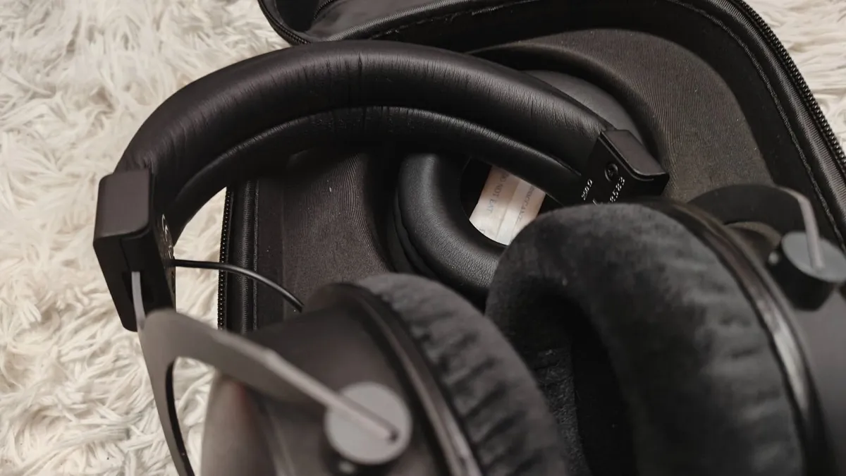 Beyerdynamic DT 1770 PRO 250Ohm headphones - Image 1