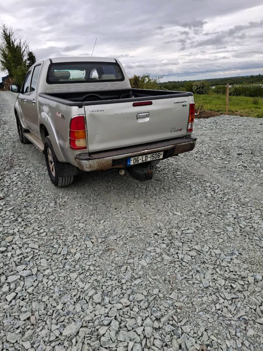 TOYOTA HILUX 2006 3.0L - Image 3