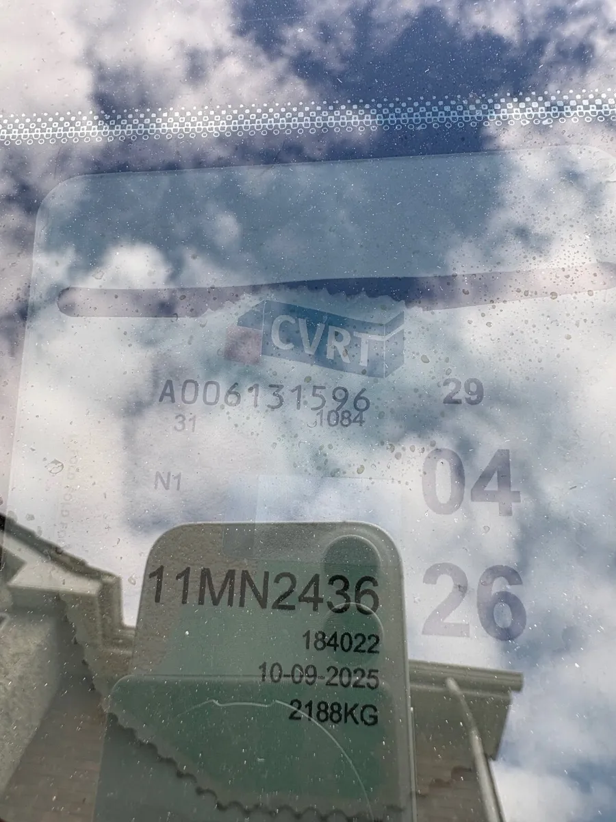 Volkswagen Caddy 2011 - Image 2