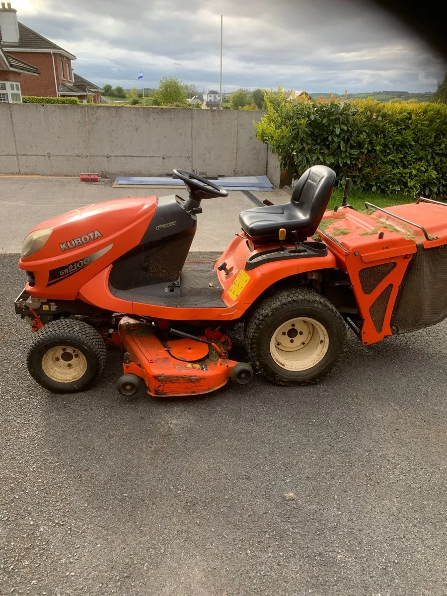Kubota ride on mower - Image 3