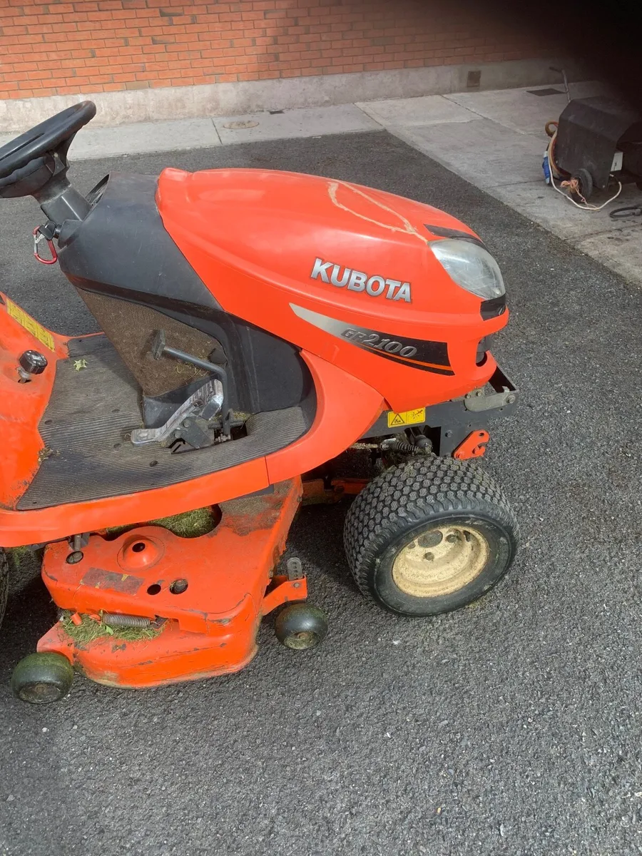 Kubota ride on mower - Image 4