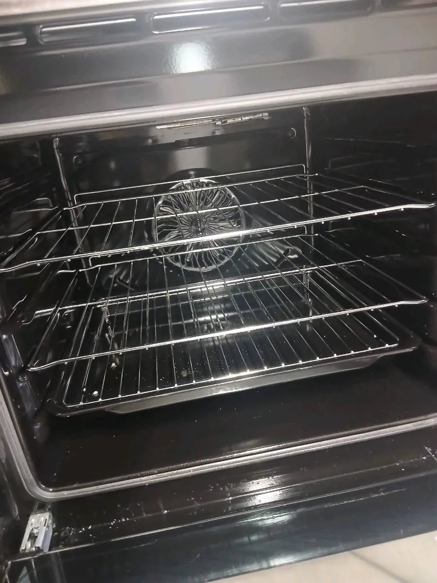 Oven - Image 2
