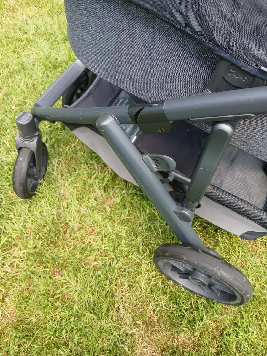 Uppababy Vista V2 + Accessories – Ready to Go - Image 4