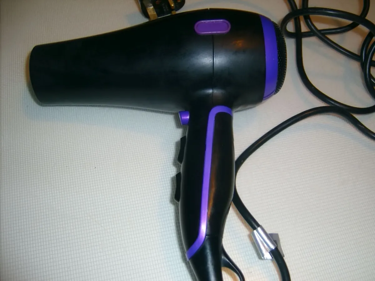 hair dryer - Image 1