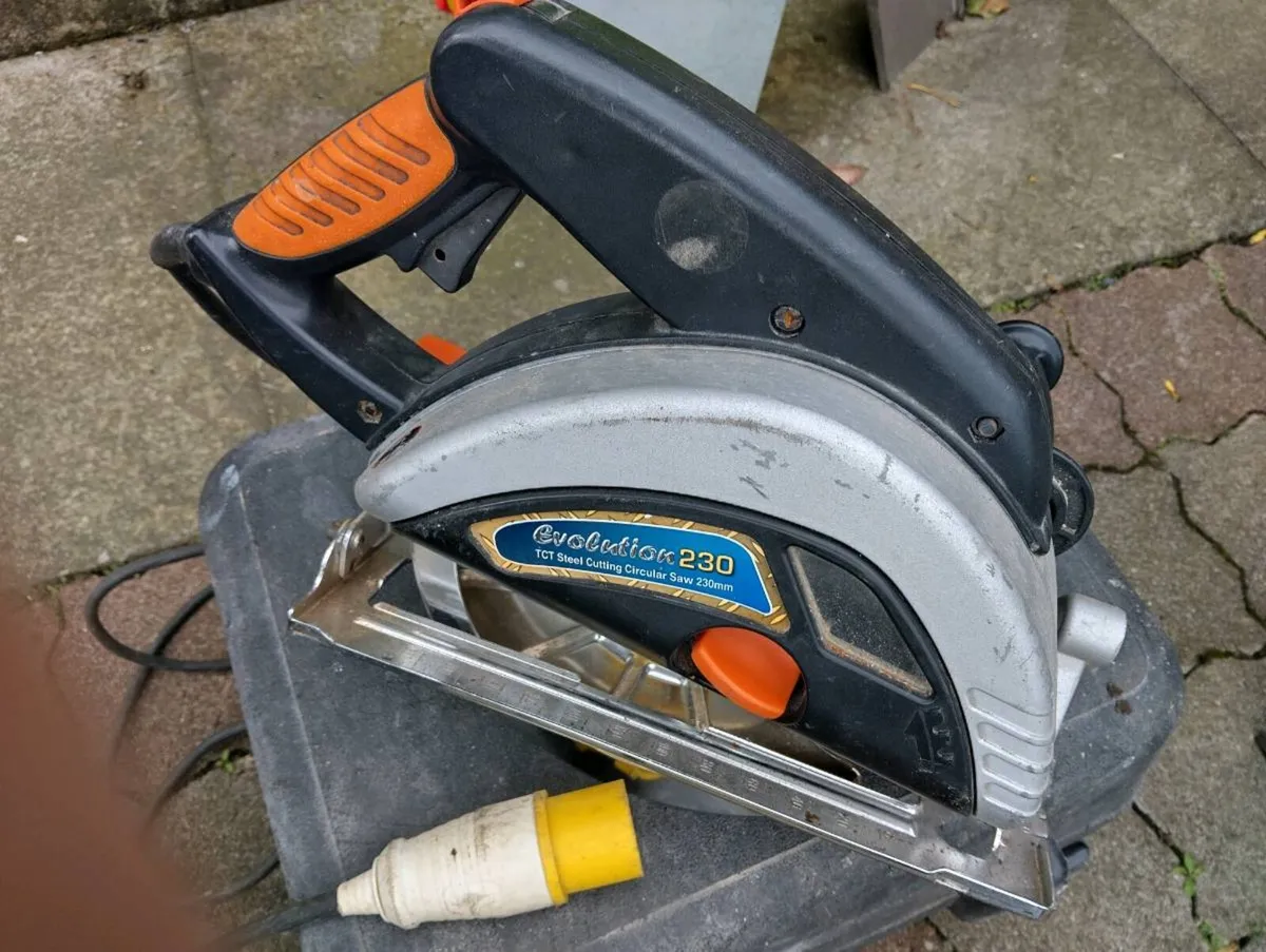 BARGAIN - METAL CIRCULAR SAW 110V - Image 2