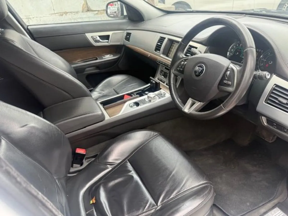 2014 JAGUAR XF 2.2L-D - Image 3