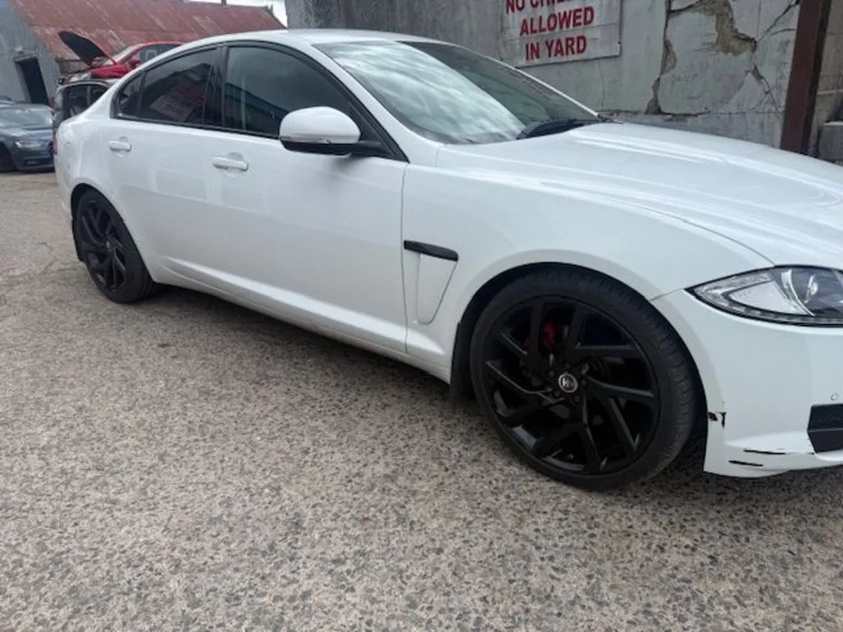 2014 JAGUAR XF 2.2L-D - Image 2