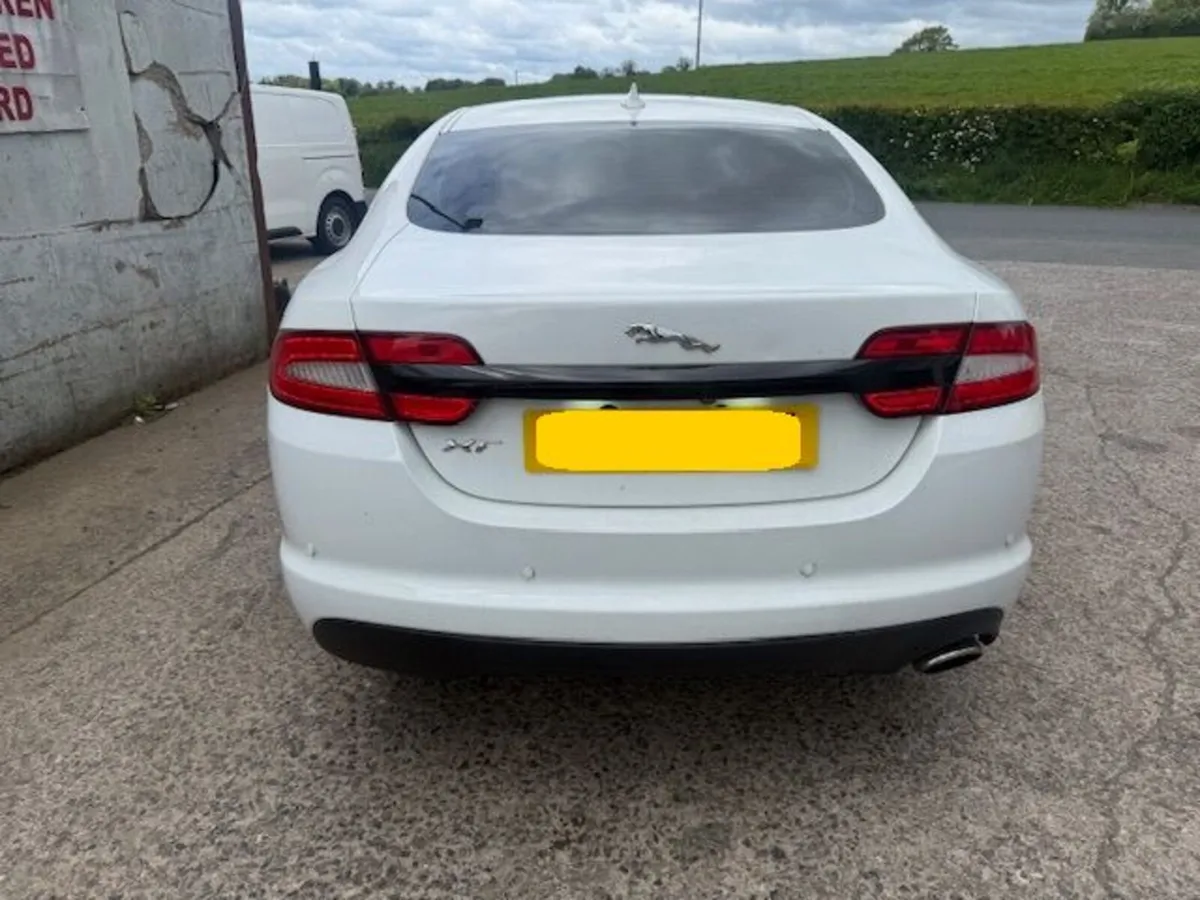 2014 JAGUAR XF 2.2L-D - Image 4