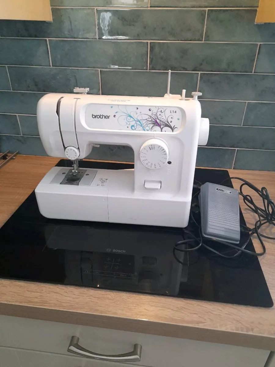Sewing machine - Image 3