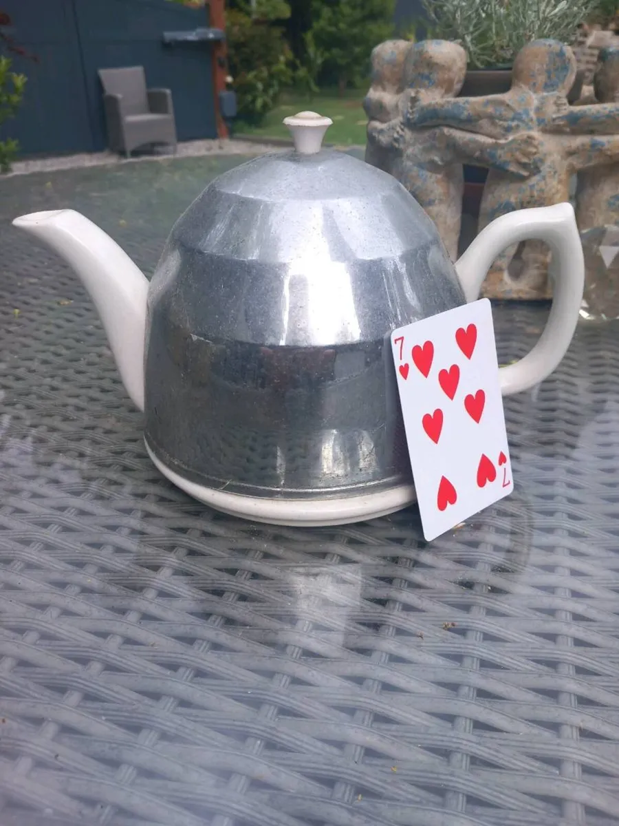 Vintage Beverley White Teapot D18 post 10e - Image 1