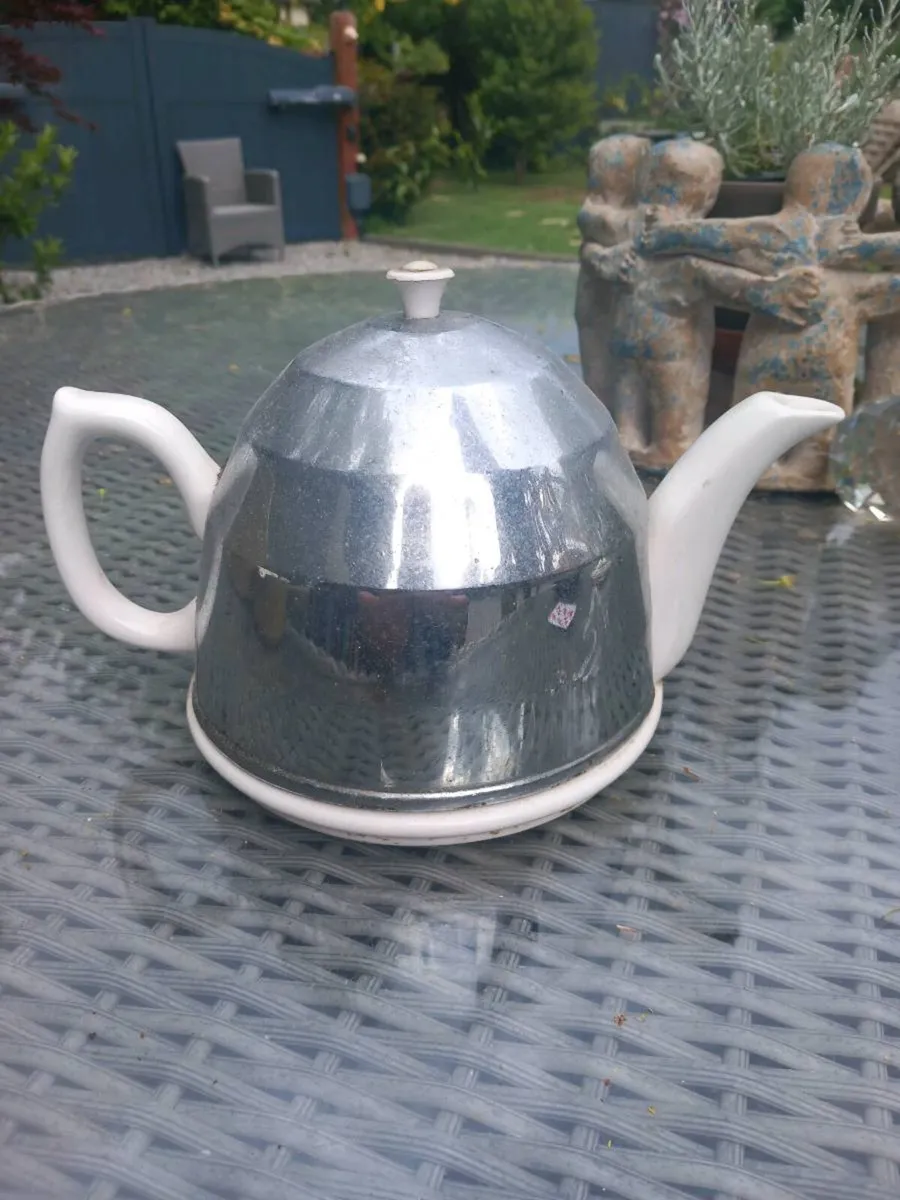 Vintage Beverley White Teapot D18 post 10e - Image 2