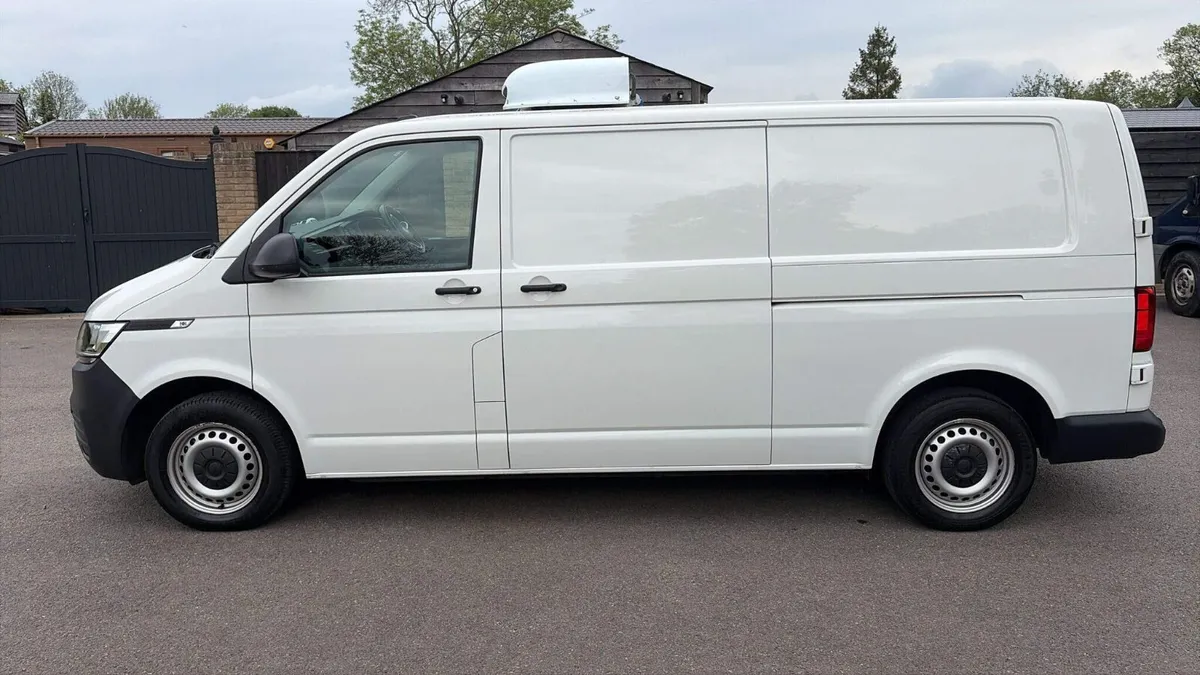 2024 Volkswagen Transporter Refrigerated Van - Image 3
