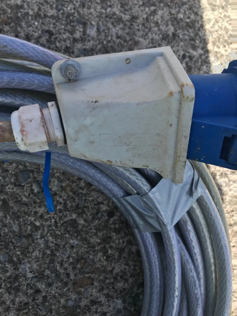 Electric Cable with wall socket - Image 3
