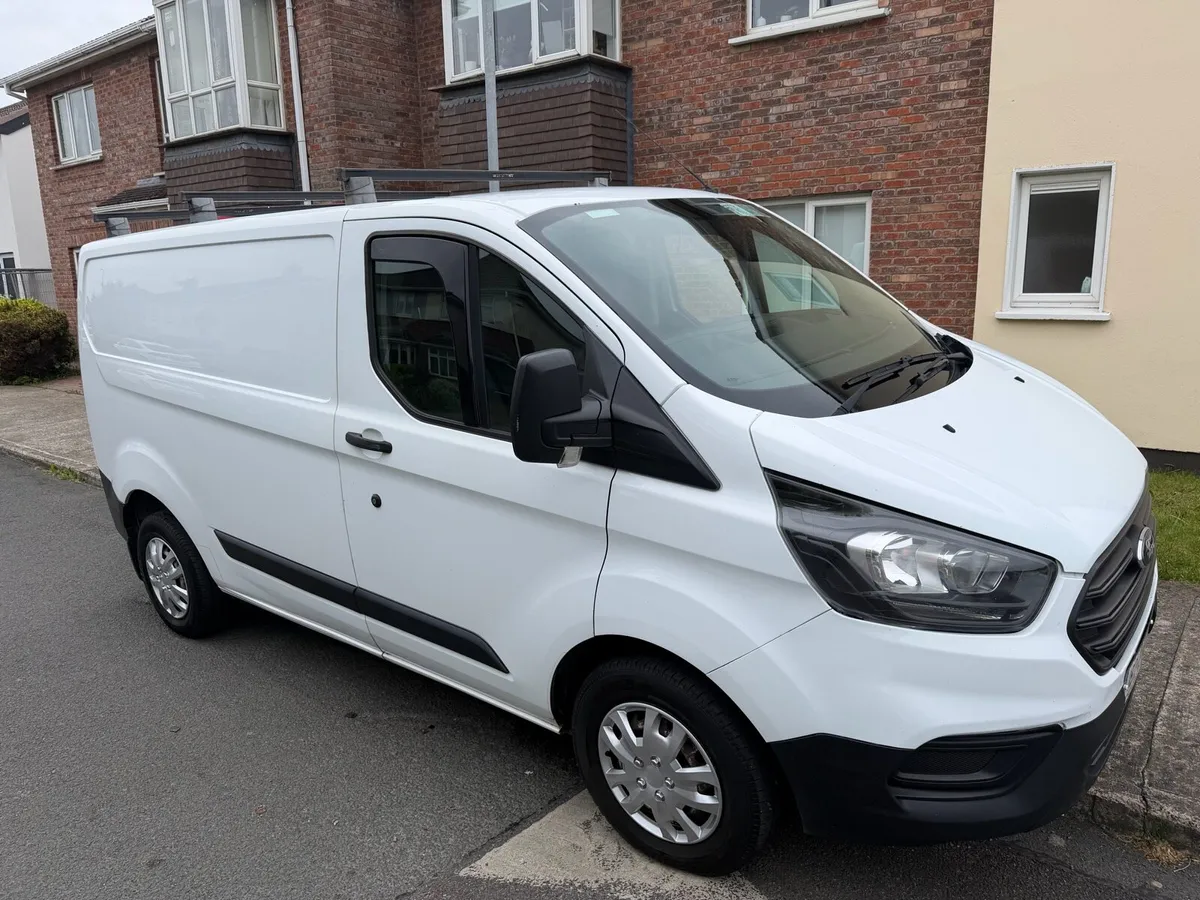 Ford Transit Custom 260 SWB 2.0 - Image 1