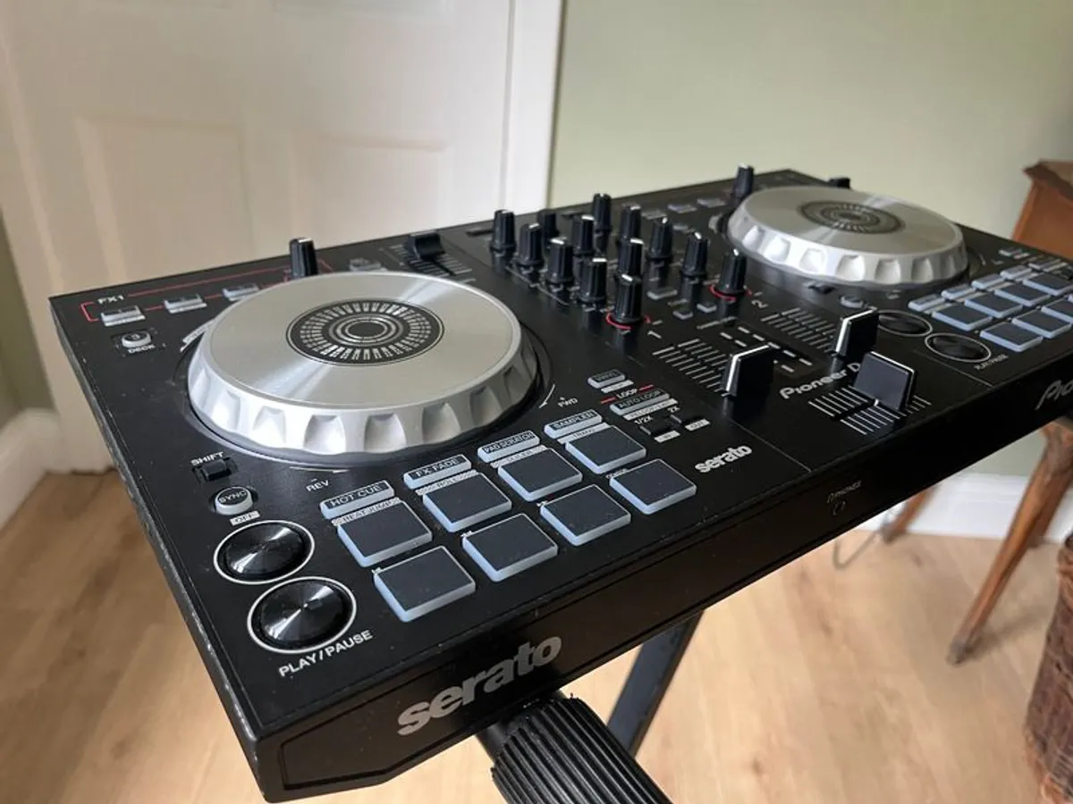 Pioneer DDJ-SB3 DJ Controller - Image 3