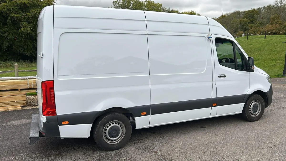 2022 Mercedes-Benz Sprinter Refrigerated Van - Image 2