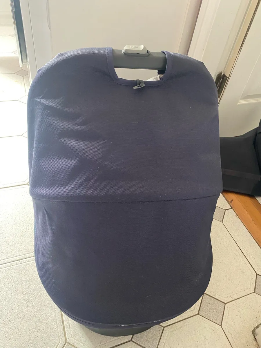 Uppababy Baby Vista Bassinet and adapters - Image 3