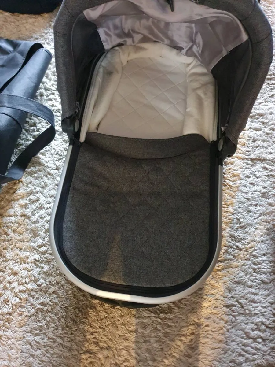 UPPAbaby Vista Double Pram/Buggy Set - Image 3