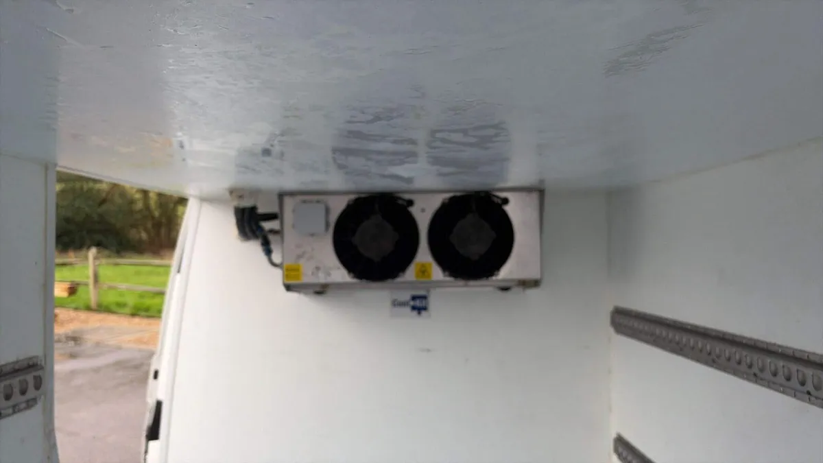 2021 Volkswagen Transporter Refrigerated Van - Image 3