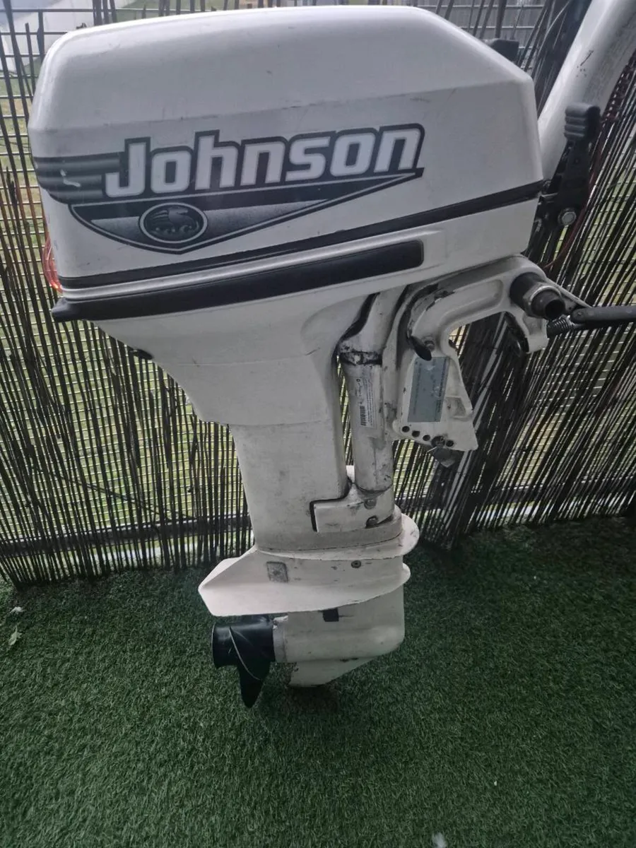 Out board Jonson  two stroke 15hp engine - Image 2