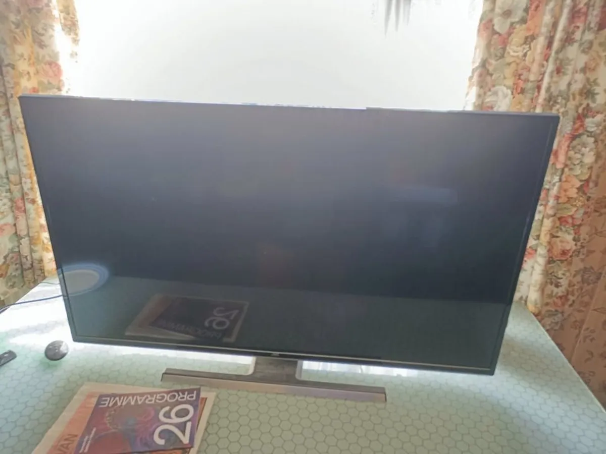 43-inch Smart 4K Ultra HD HDR LED JVC TV - Image 3