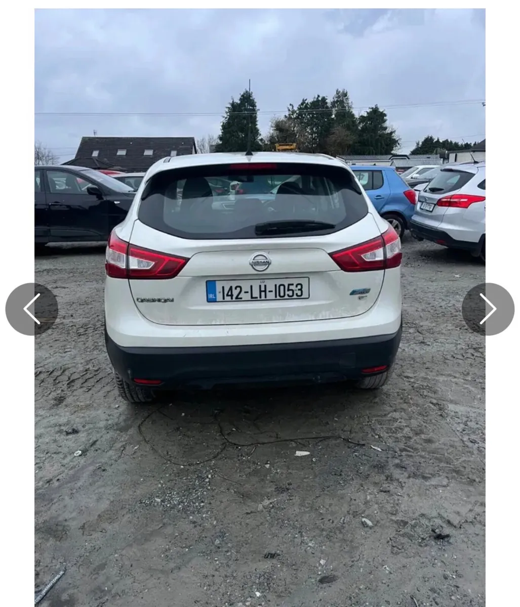 2014 Nissan Qashqai 1.5 Diesel very light damage - Image 3