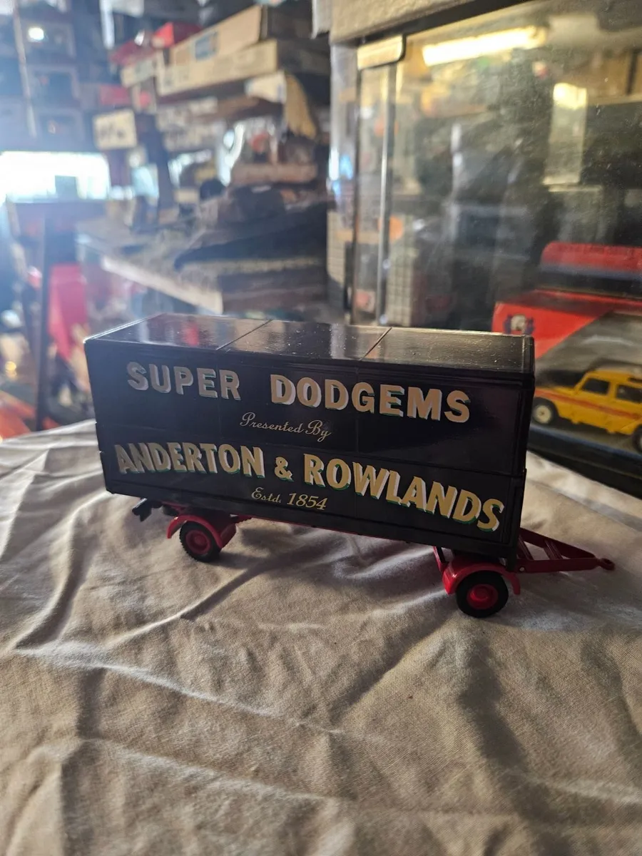 Corgi Circus Fair Ground Showmans Range Trailer - Image 2