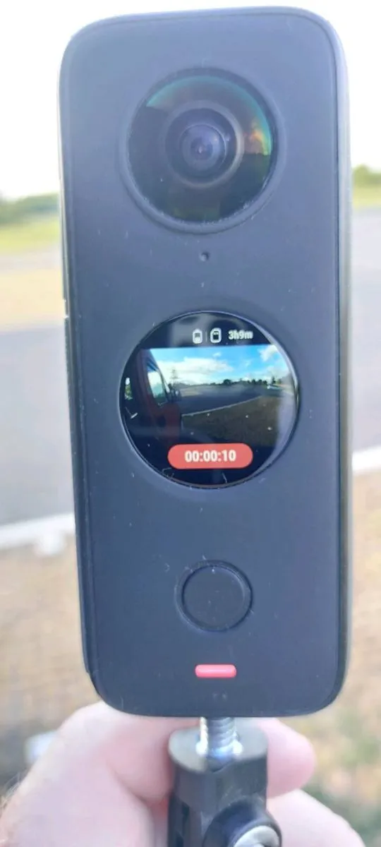 Insta 360 One X2 with €200 of accessories - Image 4