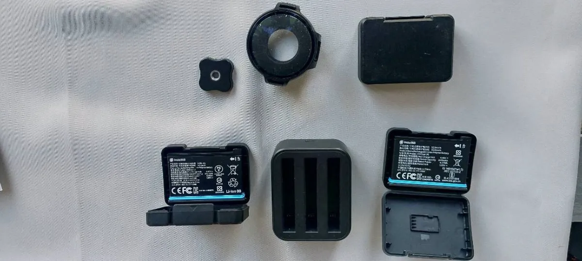Insta 360 One X2 with €200 of accessories - Image 3