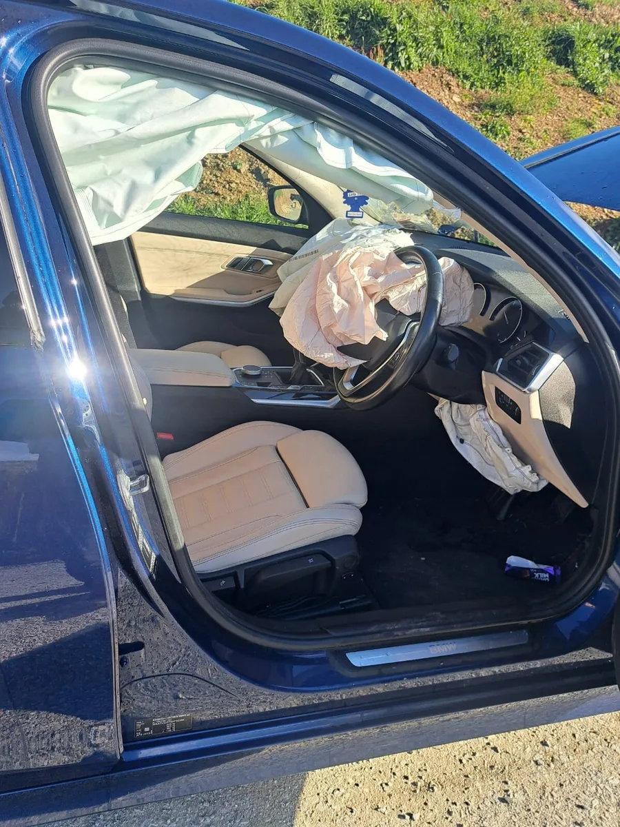 Bmw 318d 2019 light damage - Image 4