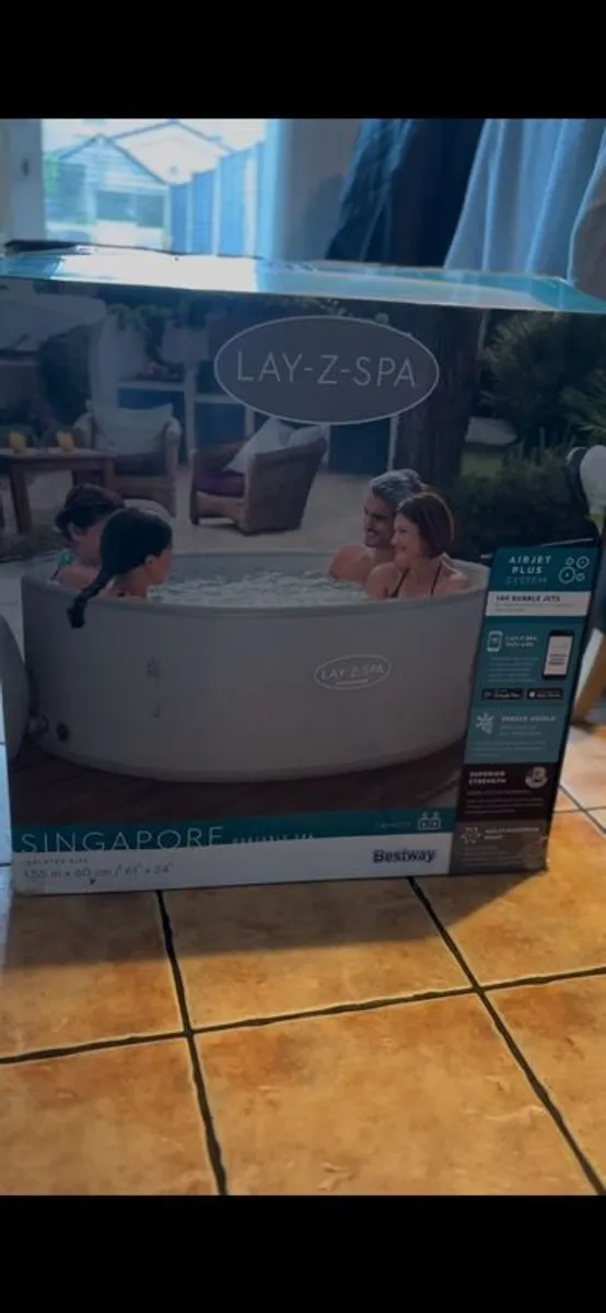 Jacuzzi /Hot tub - Image 2