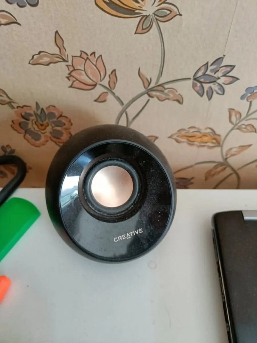 2 Speakers, 1 subwoofer for desktop & tv set - Image 1